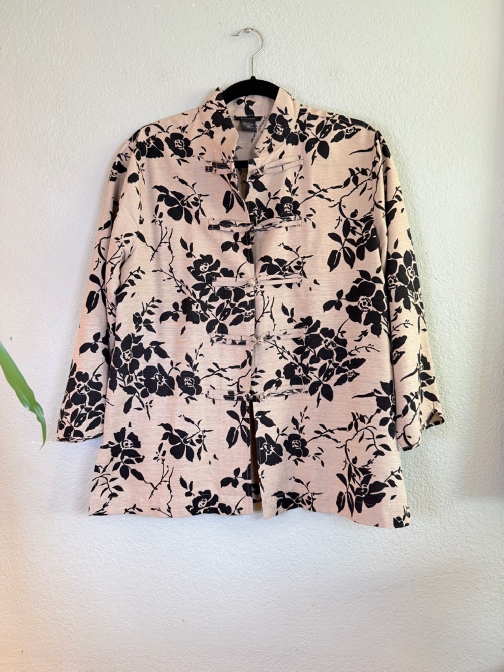 SilkLand Tan Black Silk Floral Asian Frog Clasp Artsy Bohemian Spring Jacket L